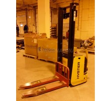 Самоходный штабелер Hyster S1.2-AS бу