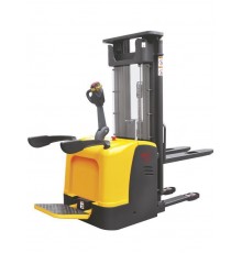 Штабелер самоходный 1,5 т 5,6 м XILIN CDDK15-III Li-ion 24/230 В/Ач (с платформой)