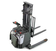 Самоходный штабелер ES15 Li-Ion FTX600 EPS-PL 680×1150 с широкими опорами
