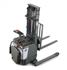 Самоходный штабелер ES15 Li-Ion FTX600 EPS-PL 680×1150 с широкими опорами