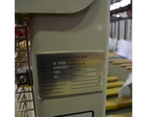 Самоходный штабелер AX 1025E Oxlift 2500 мм 1000 кг