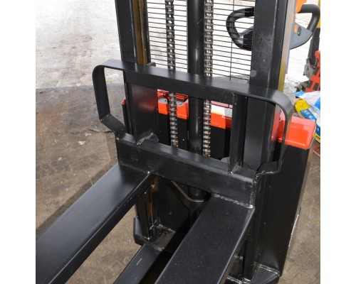 Самоходный штабелер AX 1230H Oxlift 3000 мм 1200 кг