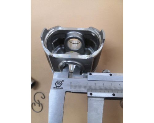Поршень Kubota V2403 STD (комплект на двс) погрузчика